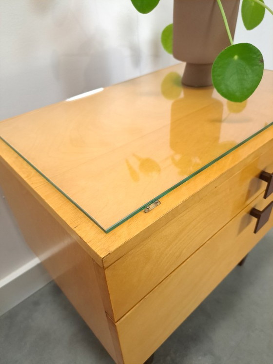 Image 1 of Set nachtkastjes met lade en vierkante grepen