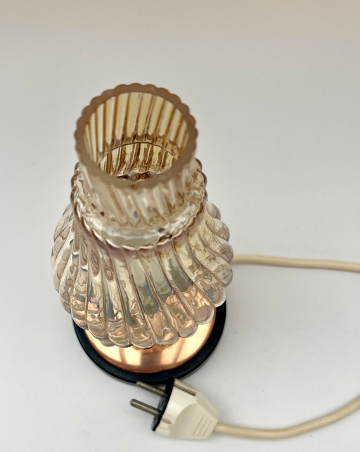 Vintage Tischlampe mit Rauchglas – Kupfer & Bakelit – ca. 1960er/70e
