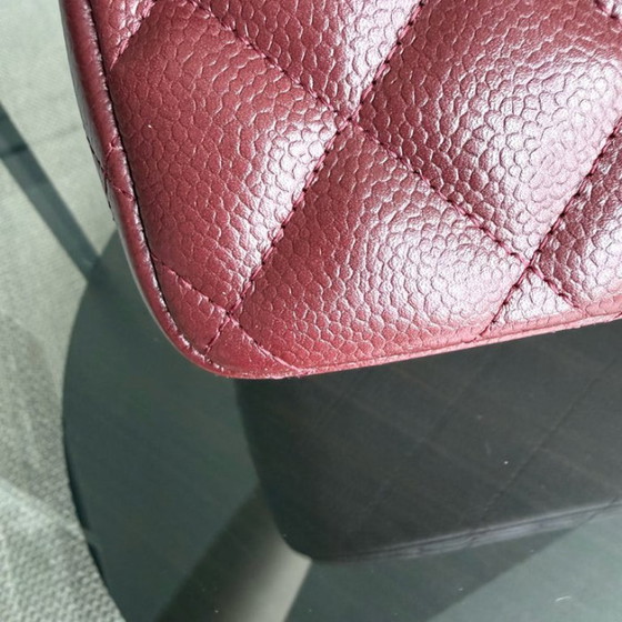 Image 1 of Chanel Classic Flap Jumbo - Caviar 30CM Dubbele klep, gewatteerd, bordeauxrood, zilverkleurige hardware