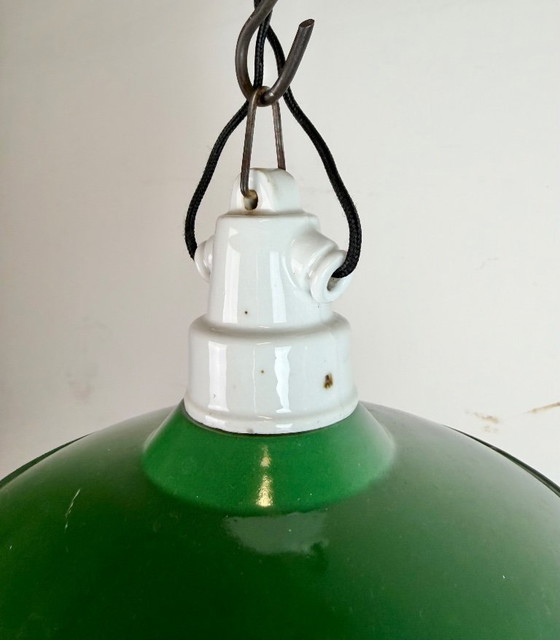 Image 1 of Industriële groene emaille hanglamp, jaren 50