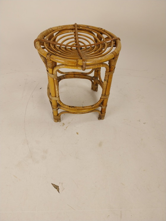 Image 1 of 1 x 1950's Franse rotan kruk. 42cm hoog 40cm doorsnede 