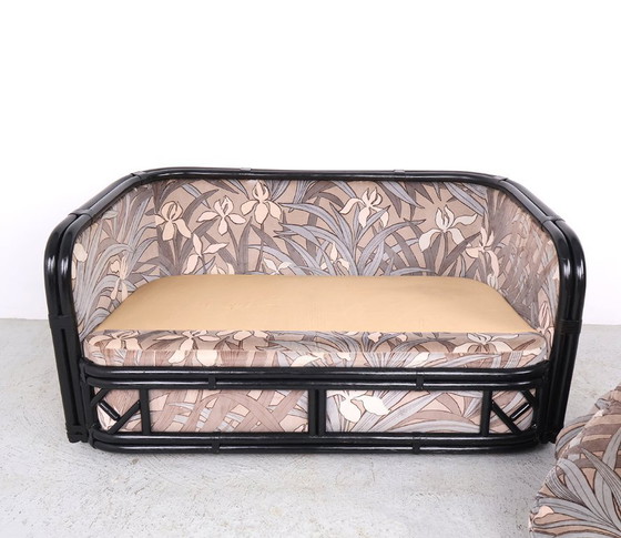 Image 1 of Panca vintage in bambù con tessuto in velluto floreale