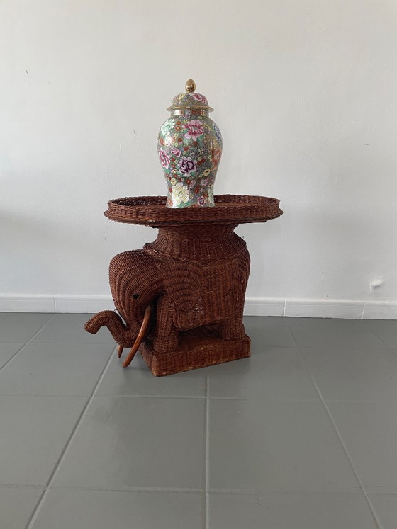 Image 1 of Tavolino vintage a forma di elefante degli anni '70.