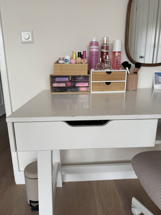 Image 1 of Ufficio Nikki van Woood