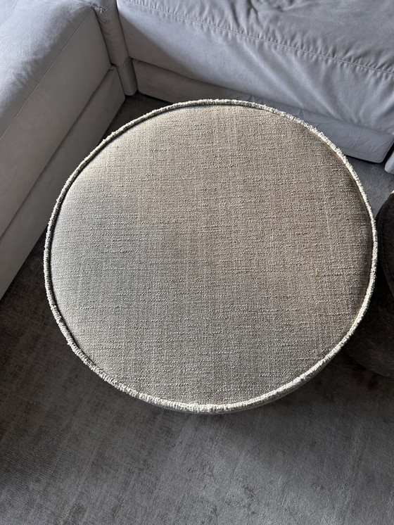 Image 1 of Mesa-puf hecha a mano NUEVA cubierta con hermosa tela