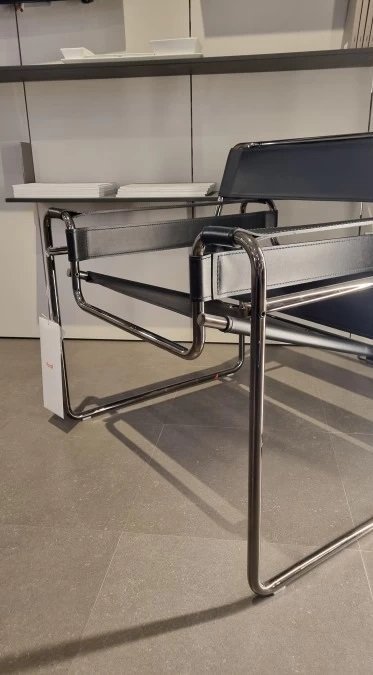 Image 1 of Knoll Wassily B3 New-Unused 2024 Series In Black Leather By Marcel Breuer