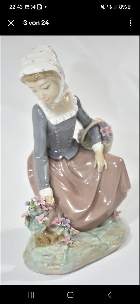 Lladro 5073, Country Flowers Girl Picking – Sculptures, Porcelain (photo 2 of 7)