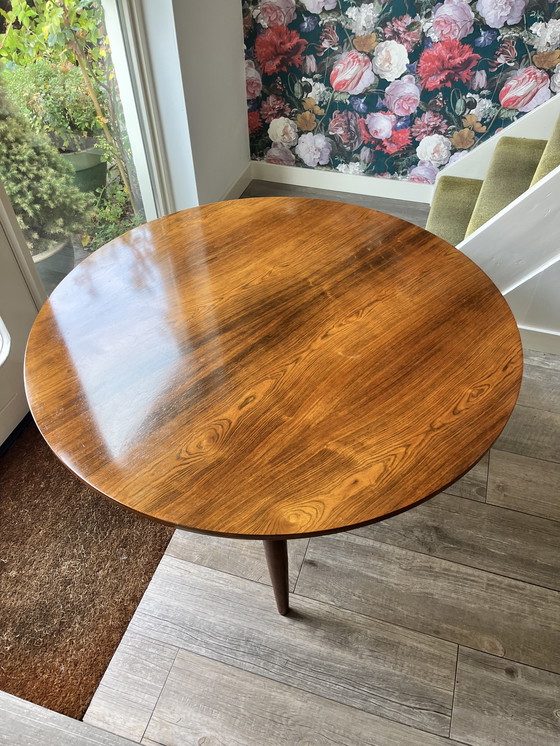Image 1 of Beautiful round teak wooden vintage coffee table
