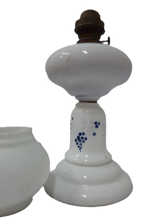 Image 1 of Lampada a olio francese antica in porcellana