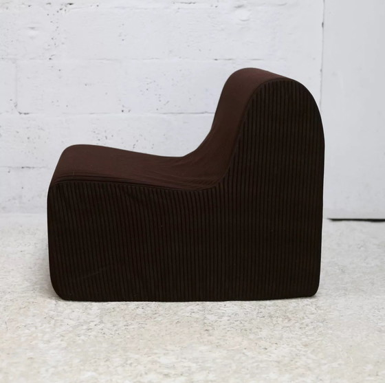 Image 1 of Chauffeuse