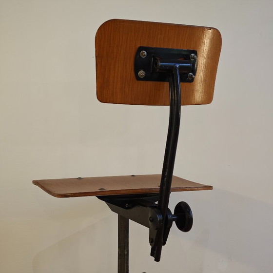 Image 1 of Vintage Ahrend tekenstoel