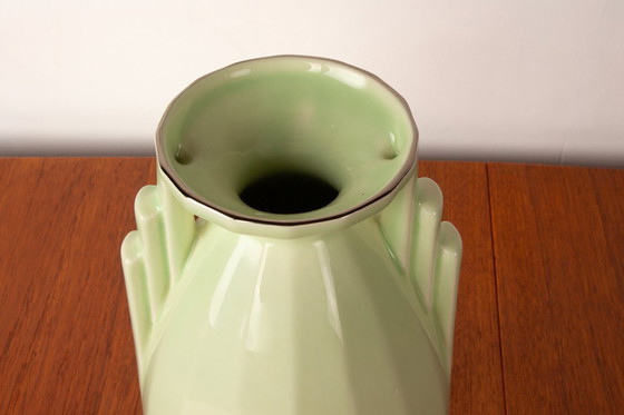 Image 1 of Vaso Art Déco in fine maiolica color verde mela, della manifattura Digoin-Sarreguemines, 1960.