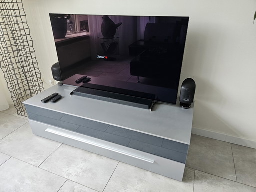 Designer-TV-Schrank