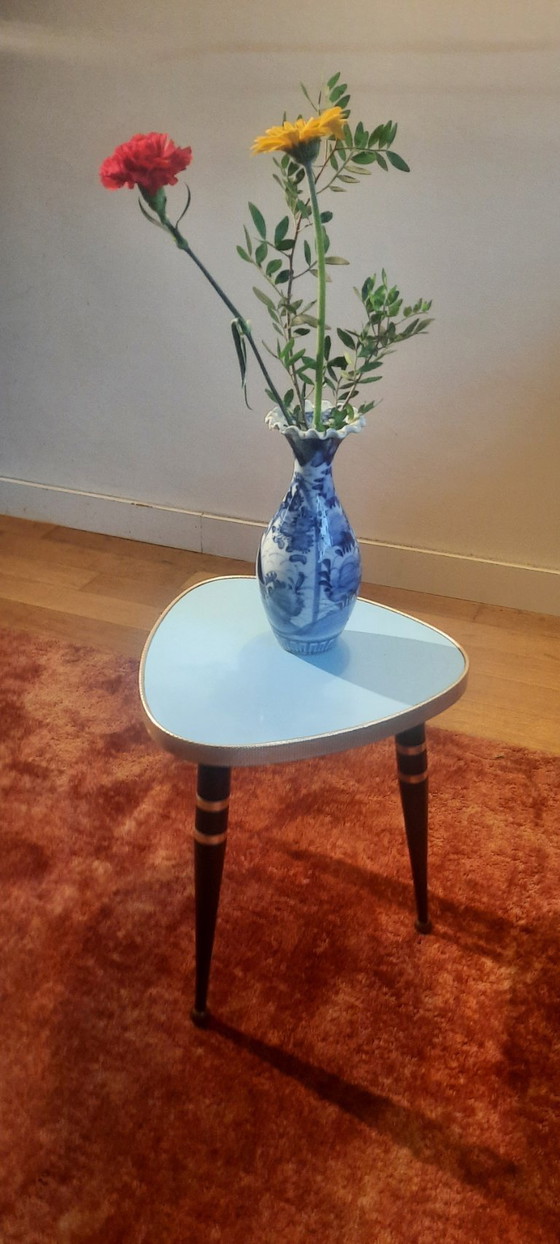 Image 1 of Tavolino laterale vintage speciale a forma di rene