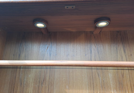 Image 1 of Vintage Dyrlund vitrinekast, massief teakhout, Denemarken, jaren 70