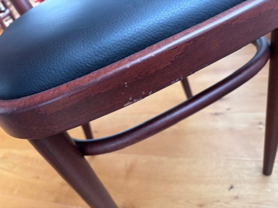 Image 1 of Sedie da caffè THONET 215 P in faggio curvato/mogano e pelle nappa nera