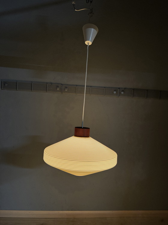 Image 1 of Lampada a sospensione vintage con dettagli in legno
