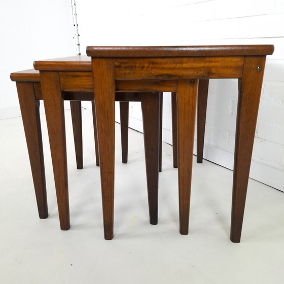 Image 1 of Vintage mimiset nesting tables Deens design teakhout