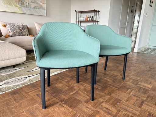 2 wunderschöne Vitra Softshell Stühle in Ice Blue