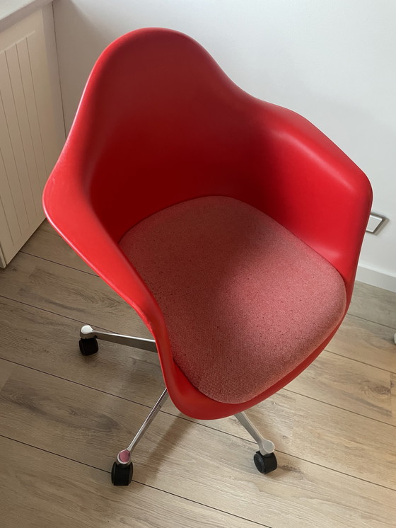 Image 1 of Vitra Eames PACC bureaustoel