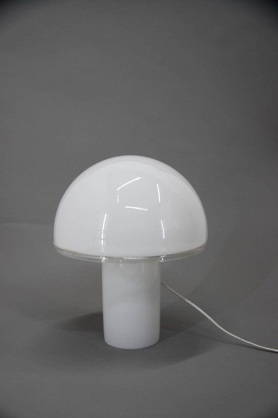 Image 1 of Grande lampe de table ou lampadaire en verre opalin italien de Fontana Arte, années 2010