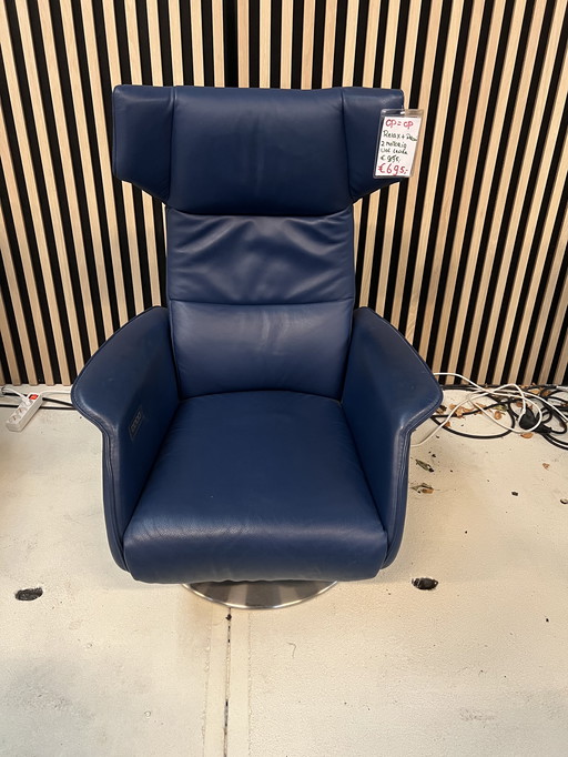 Jusqu'à épuisement des stocks, la chaise Realex bleue de 995 € est désormais à 695 €
