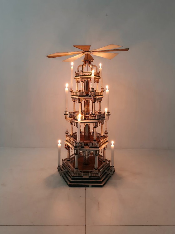 Image 1 of Pirámide navideña artesanal del siglo XIX – Arte popular