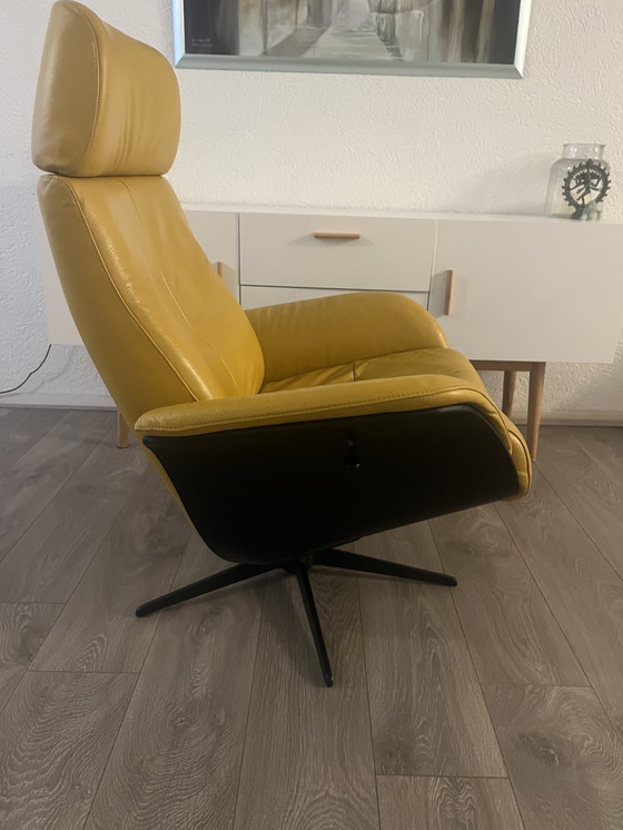 Image 1 of Fauteuil inclinable design en cuir véritable jaune ocre