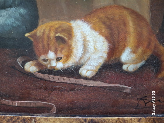 Image 1 of Antiek olieverfschilderij "Drie kittens in een mandje", olieverf op hout, gesigneerd Frey, sierlijke lijst.