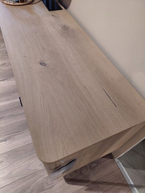 Image 1 of Mesa baja Livada de Henders & Hazel