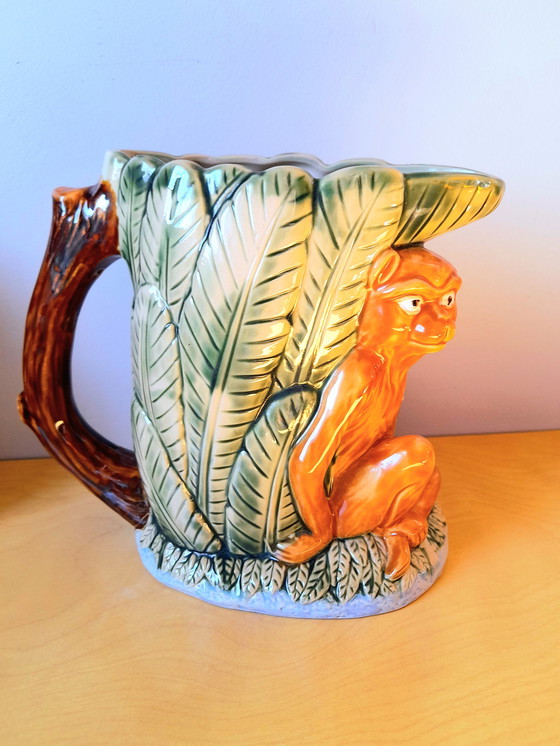 Image 1 of Pichet en barbotine singe