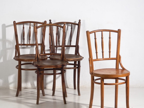 Antique Thonet bentwood chairs (c.1920). Set of 4 pieces #14 – Dining chairs (photo 2 of 40)