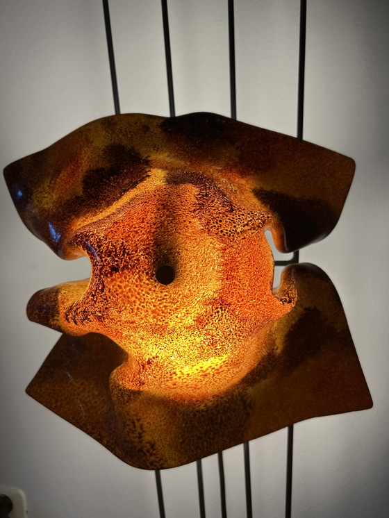 Image 1 of Lampadaire artistique au caractère sculptural et à la lumière chaude