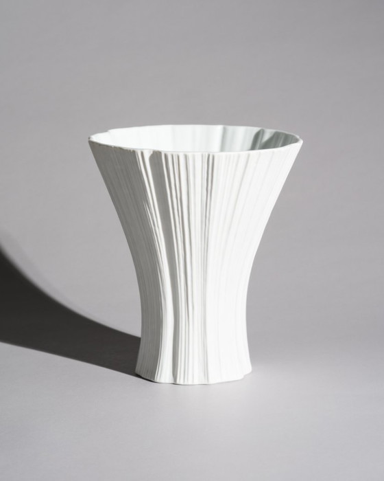 Image 1 of Martin Freyer per Rosenthal "Plissée" Duo di vasi XL in porcellana bisquit, Germania 1968