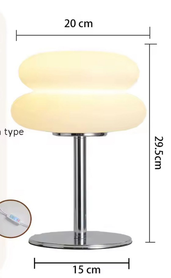 Image 1 of Lampada da tavolo in stile Bauhaus vintage scandinavo