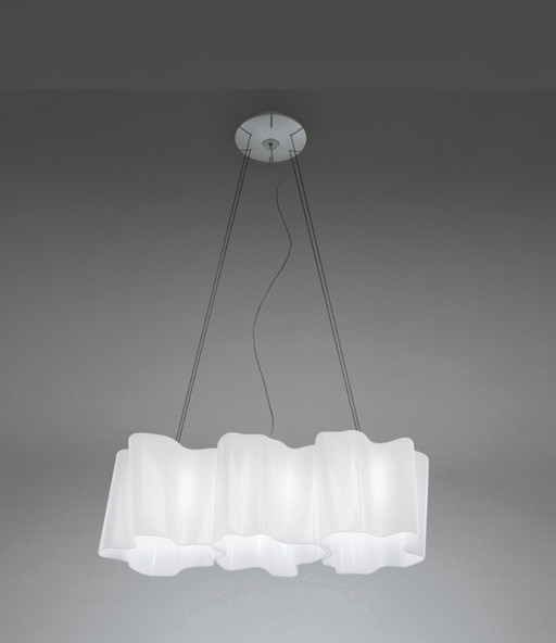 Artemide Pendant Lamp . Designed De De Luccien Reichert . 3 Mouth Blown Shades.