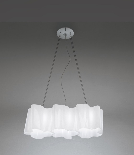 Image 1 of Artemide Pendelleuchte . Entworfen die De Luccien Reichert . 3 mundgeblasene Schirme.