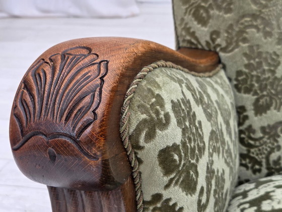 Image 1 of 1960er Jahre, Dänischer Sessel, grüner Möbelvelours, massives Eichenholz.