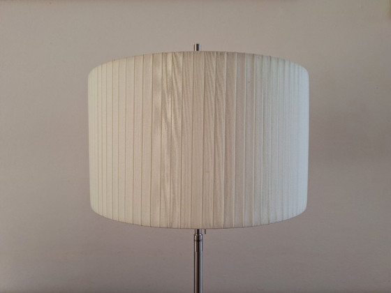 Image 1 of Lampada da tavolo Philips Lirio Design