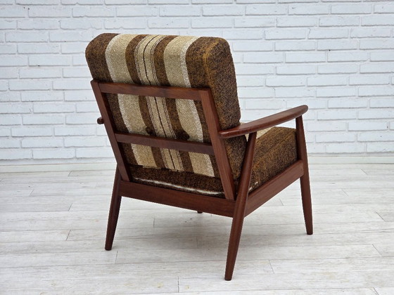 Image 1 of Fauteuil danois des années 1970, bois de teck, tissu d'ameublement en laine.