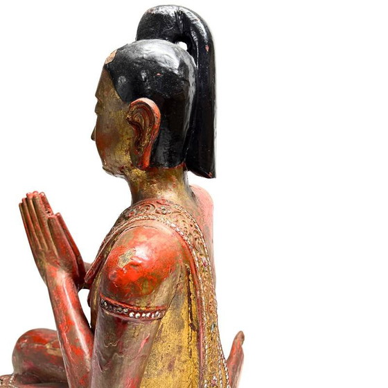 Burmese wooden temple statue of a monk with lacquer and gold leaf – Sculpture, Glass (photo 13 of 19)