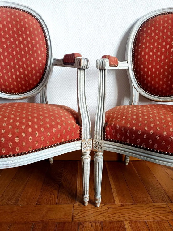 2x Louis XVI Medallion Cabriolet Armchairs – Wood (photo 2 of 15)