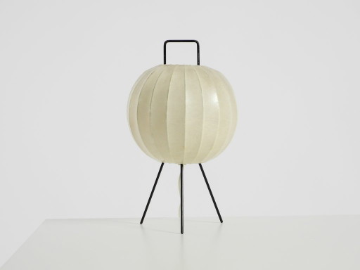 Rarissima e bellissima lampada da tavolo a bozzolo con treppiede in stile Mid-Century Modern.