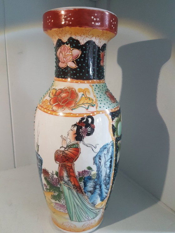 Image 1 of Chinese vase - hand-painted - relief speckles - marked