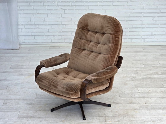 Image 1 of Jaren 70, Deense draaibare fauteuil, bruin corduroy.