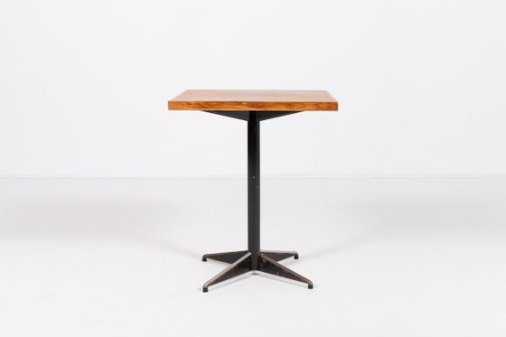 Image 1 of Mesa Shaker de diseño escandinavo, década de 1960.