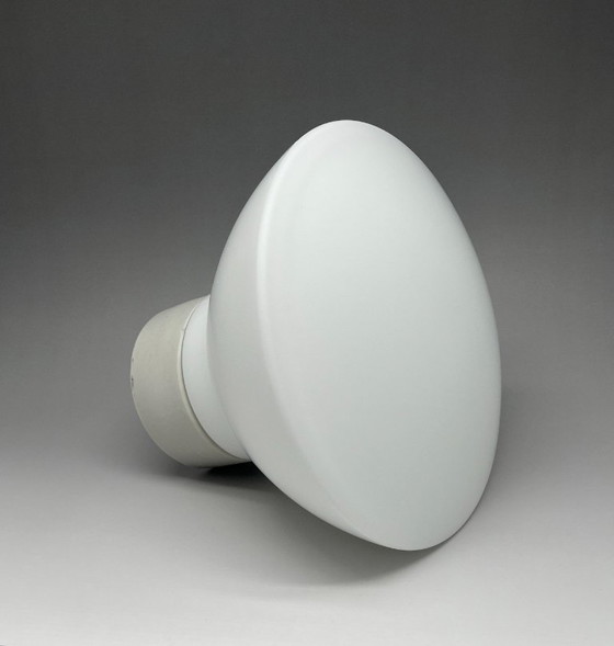 Image 1 of Minimalistische vintage wand-/plafondlamp van porselein en opaalglas – Bauhaus Scandinavisch design