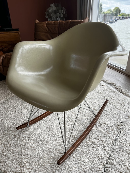 Originele Vitra RAR Rocking Chair Jaren 50 – schommelstoelen, Fiberglass