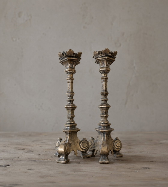 Image 1 of Paar antieke brons/messing altaarkandelaars – 19e eeuw – Barok stijl
