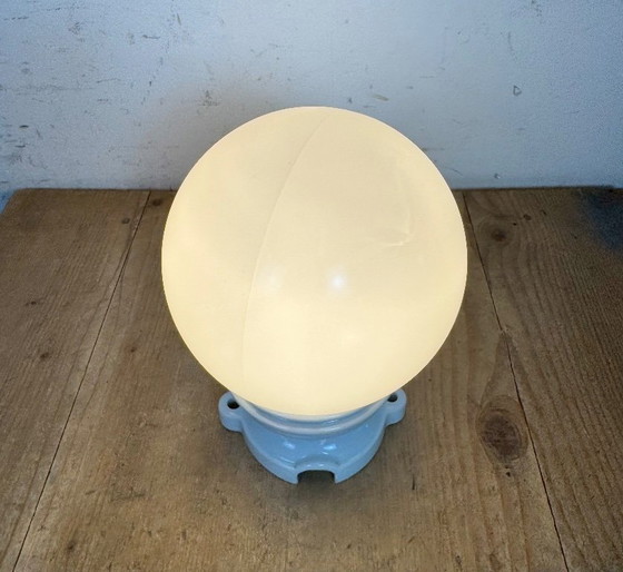 Image 1 of Vintage porseleinen plafondlamp met melkglas, jaren 50